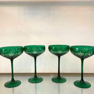 Gorgeous Green Crystal Wine Glass Set of 4 Luxe Christmas Holiday Barware NEW